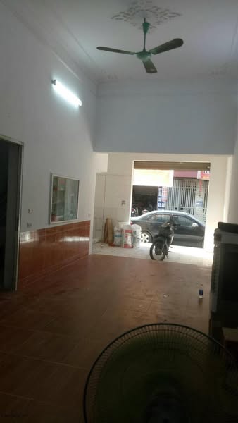 Cho thuê MBKD Tăng Thiết Giáp, Bắc Từ Liêm, 75m2, 1.5 tầng, mt 6m, 11 Triệu - Ảnh chính